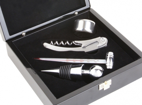 Classic Red Wine Accessories